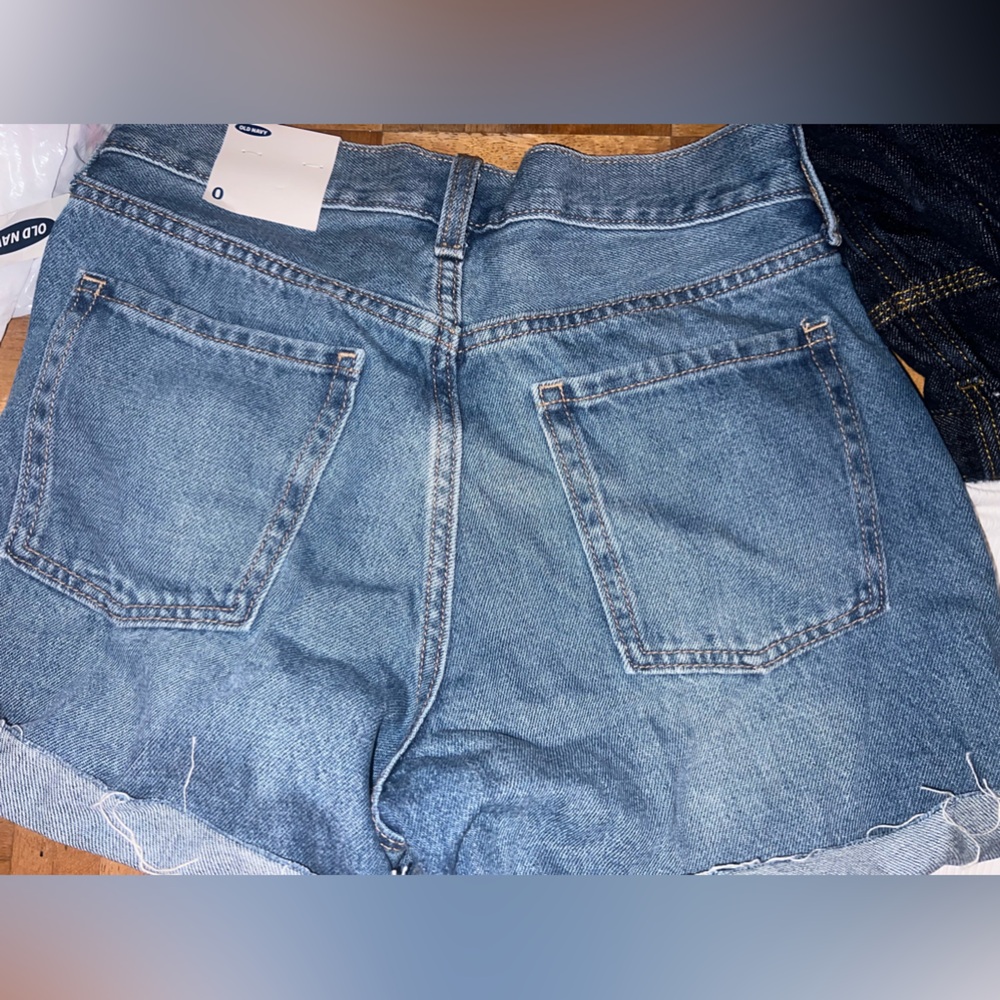 These are cute, and true to size. Brand new and they are in good condition.